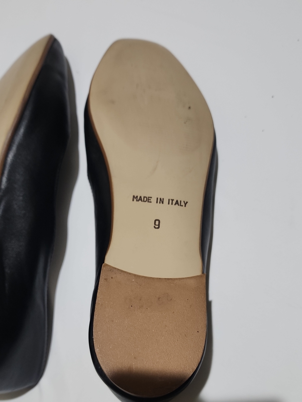 New Condition Coach and Four Black Leather Women's V‑Toe Flats - Picture 5 of 5